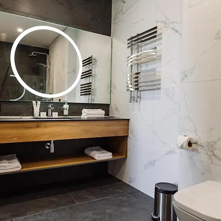 A By Apartel Skhidnytsia